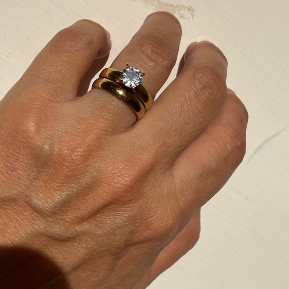 Engagement ring -wedding band set Gold-plated stainless steel, zirconia, size 7 - Picture 16 of 16